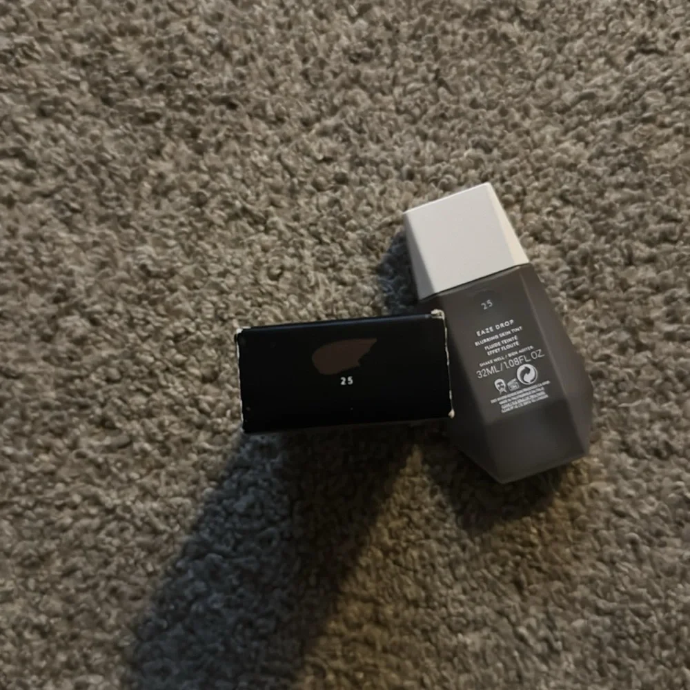 Fenty Beauty Eaze Drop Skin Tint #25